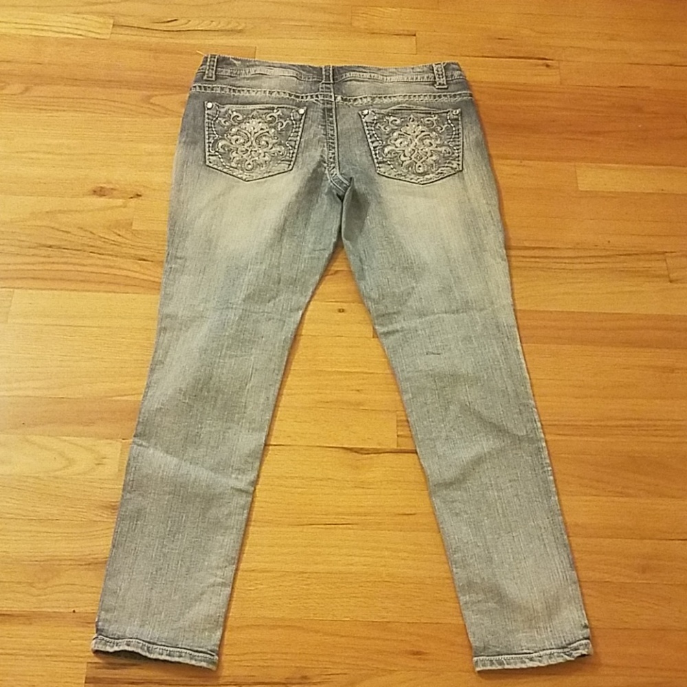 Jeans - Picture 2 of 4